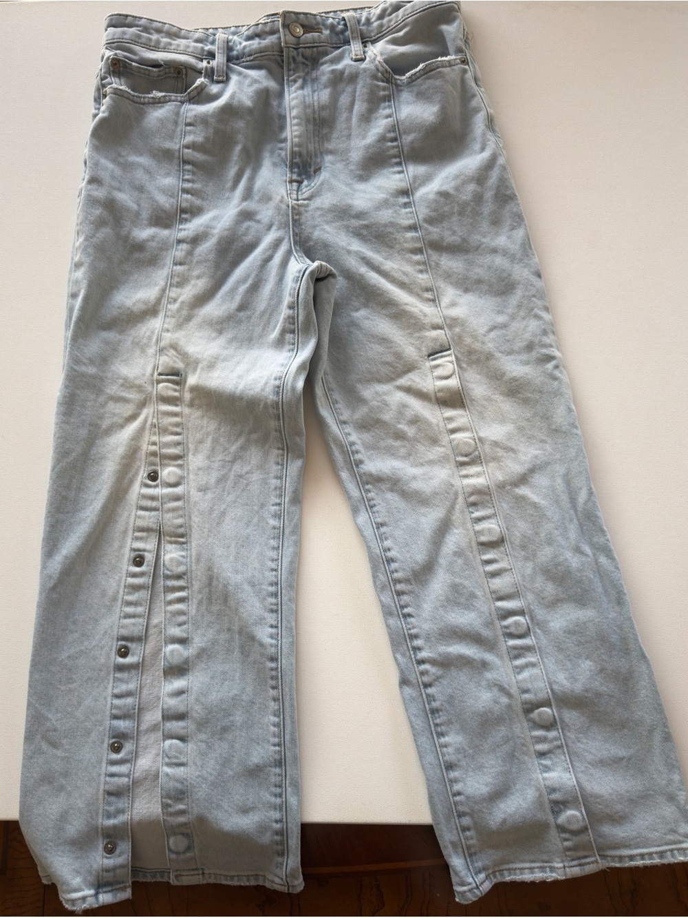EUC Women's Lucky Brand Snap Leg Light Wash Denim Jeans Size 14/32 Unique (D2) - Picture 2 of 8